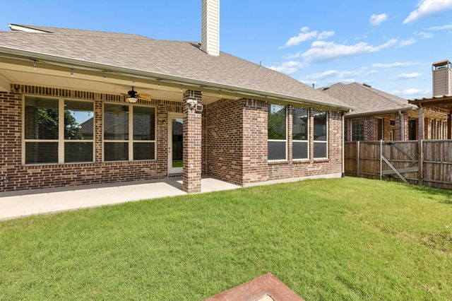 400 Warwick Boulevard, Lewisville, TX 75056