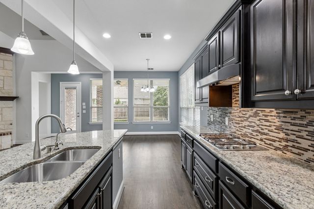 400 Warwick Boulevard, Lewisville, TX 75056
