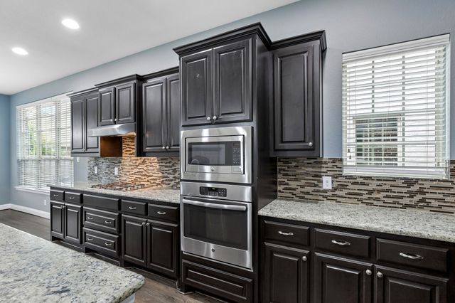 400 Warwick Boulevard, Lewisville, TX 75056