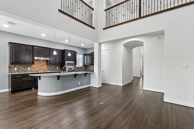 400 Warwick Boulevard, Lewisville, TX 75056