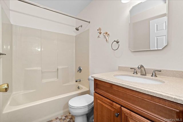 1 S Lynn Street, Warwick, NY 10990