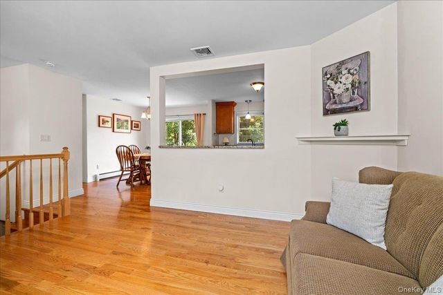 1 S Lynn Street, Warwick, NY 10990