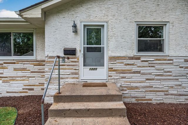 1225 43rd Avenue NE, Columbia Heights, MN 55421