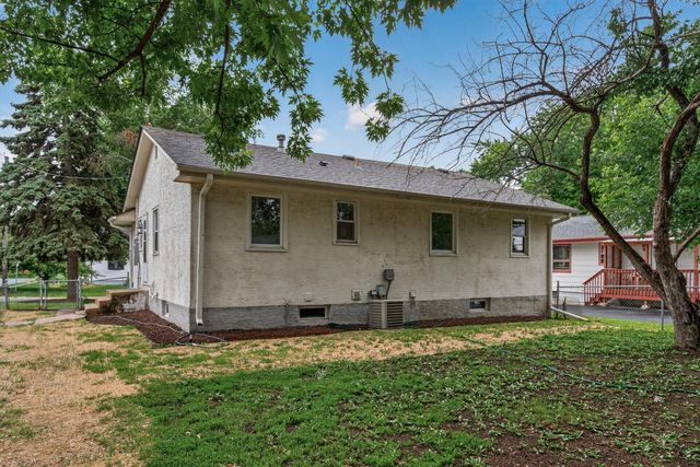 1225 43rd Avenue NE, Columbia Heights, MN 55421