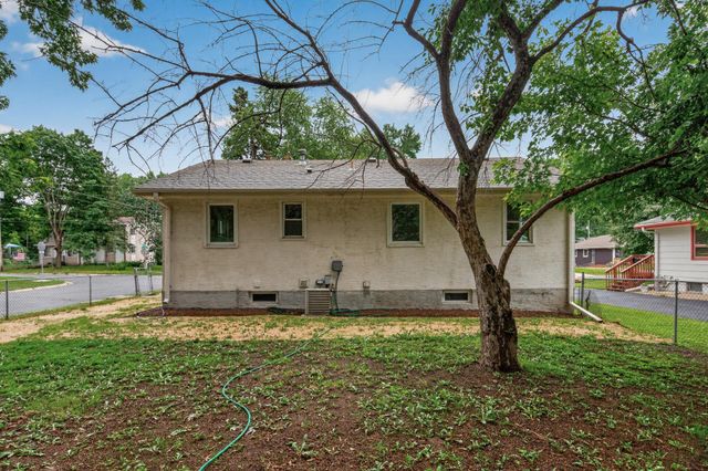 1225 43rd Avenue NE, Columbia Heights, MN 55421