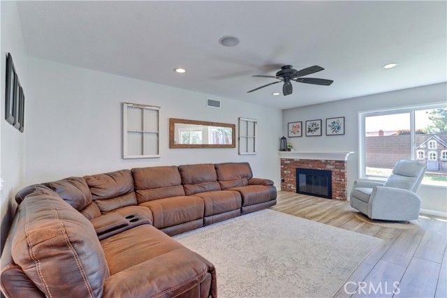 22825 Rumble, Lake Forest (el Toro), CA 92630