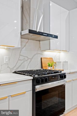 513 SALMON ST, Philadelphia, PA 19125