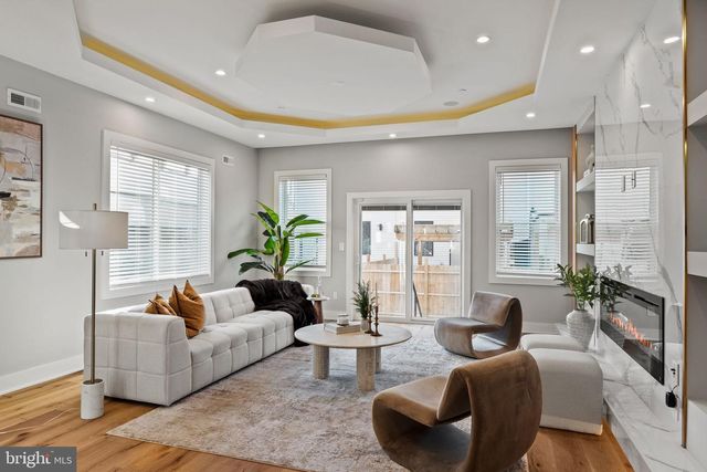 513 SALMON ST, Philadelphia, PA 19125