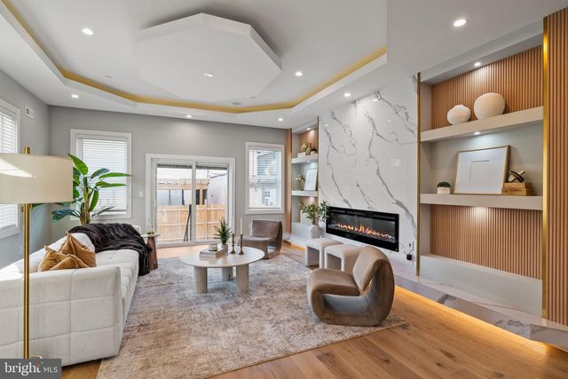 513 SALMON ST, Philadelphia, PA 19125