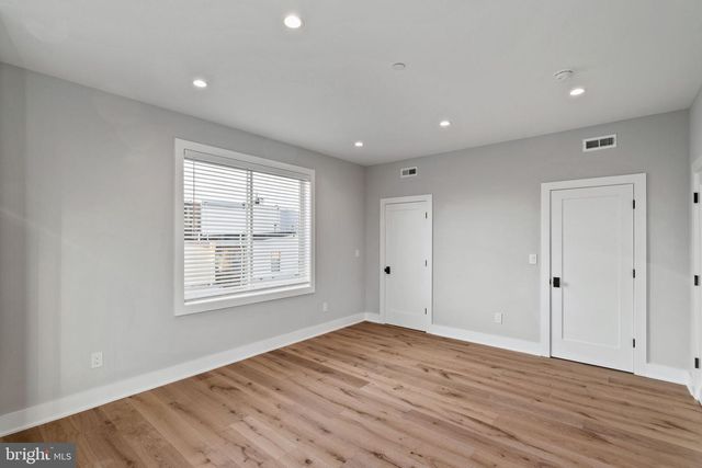 513 SALMON ST, Philadelphia, PA 19125