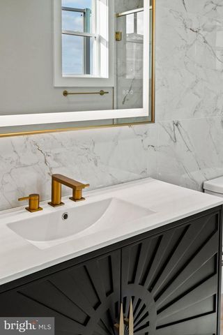 513 SALMON ST, Philadelphia, PA 19125