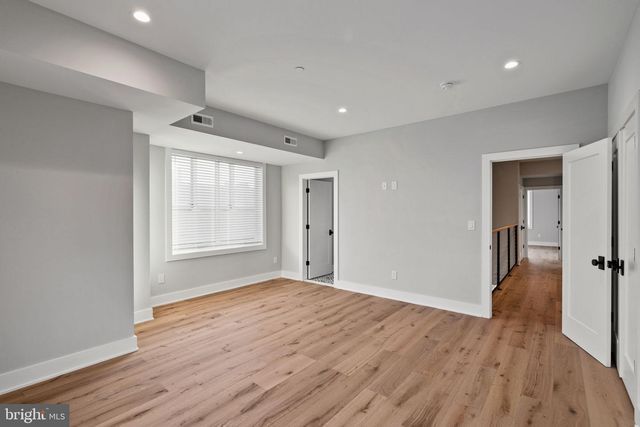 513 SALMON ST, Philadelphia, PA 19125