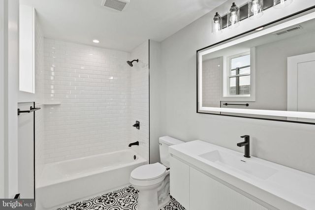 513 SALMON ST, Philadelphia, PA 19125