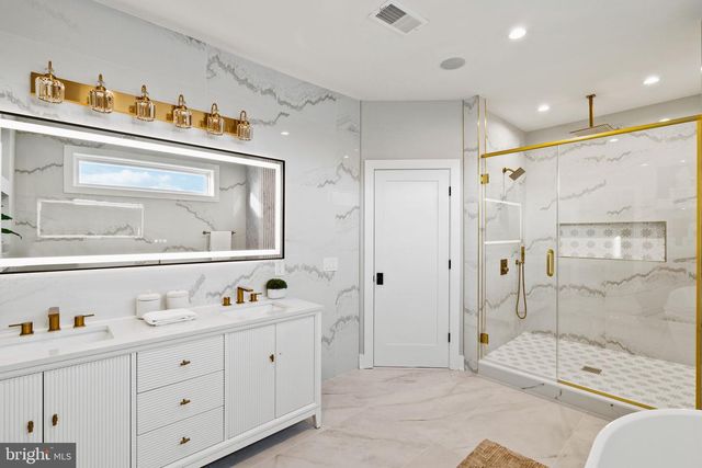 513 SALMON ST, Philadelphia, PA 19125