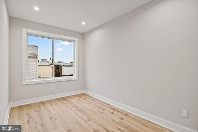 513 SALMON ST, Philadelphia, PA 19125