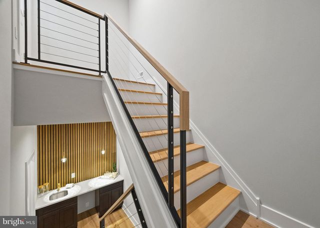 513 SALMON ST, Philadelphia, PA 19125