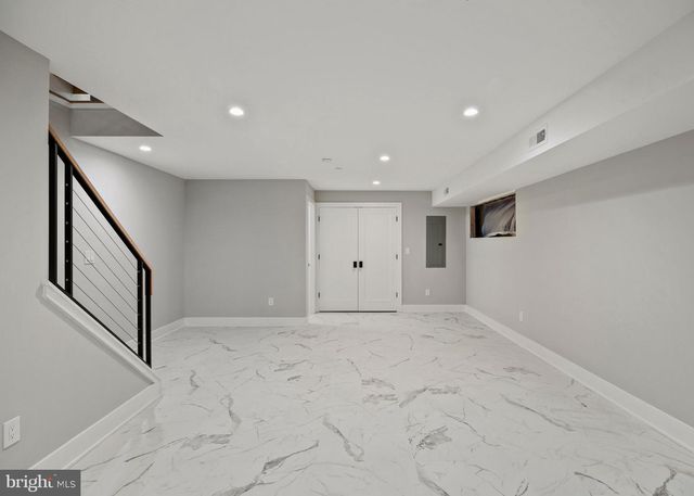 513 SALMON ST, Philadelphia, PA 19125