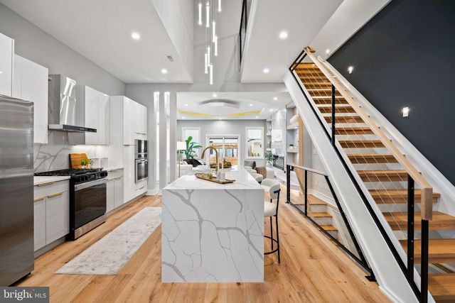 513 SALMON ST, Philadelphia, PA 19125