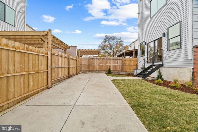 513 SALMON ST, Philadelphia, PA 19125