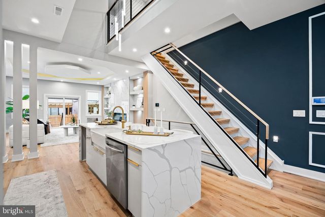 513 SALMON ST, Philadelphia, PA 19125