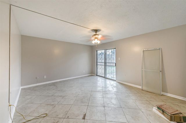 16602 Quail Dale Drive, Houston, TX 77489