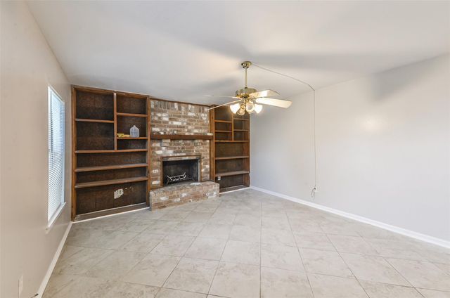16602 Quail Dale Drive, Houston, TX 77489