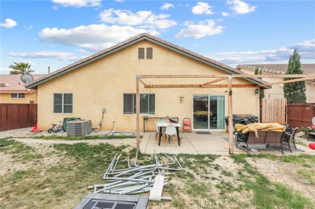 11672 Dos Palmas, Victorville, CA 92392