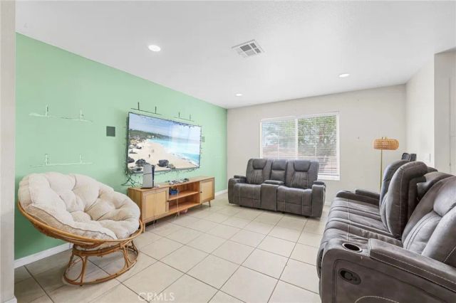 11672 Dos Palmas, Victorville, CA 92392