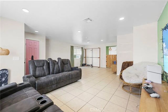 11672 Dos Palmas, Victorville, CA 92392