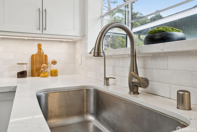 18 Alviso Court, Pacifica, CA 94044