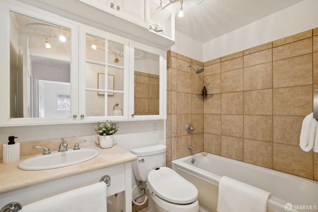18 Alviso Court, Pacifica, CA 94044