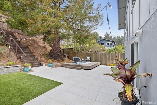 18 Alviso Court, Pacifica, CA 94044