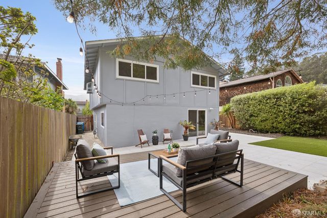 18 Alviso Court, Pacifica, CA 94044