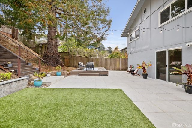 18 Alviso Court, Pacifica, CA 94044