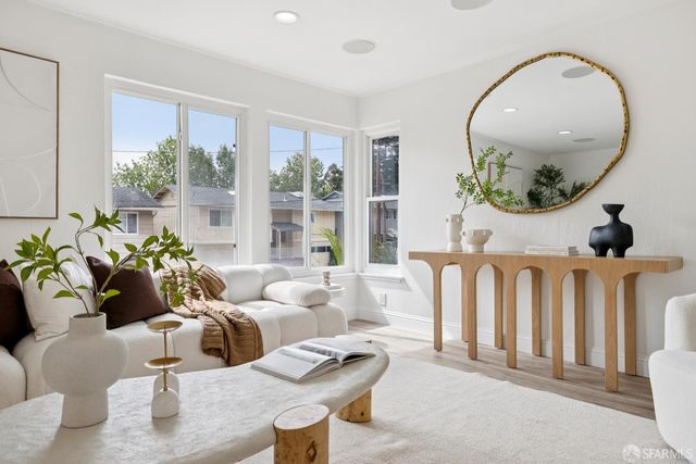 18 Alviso Court, Pacifica, CA 94044