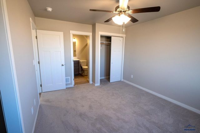 318 N VALLEY DR, Rapid City, SD 57703