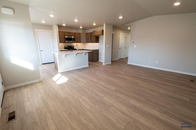 318 N VALLEY DR, Rapid City, SD 57703