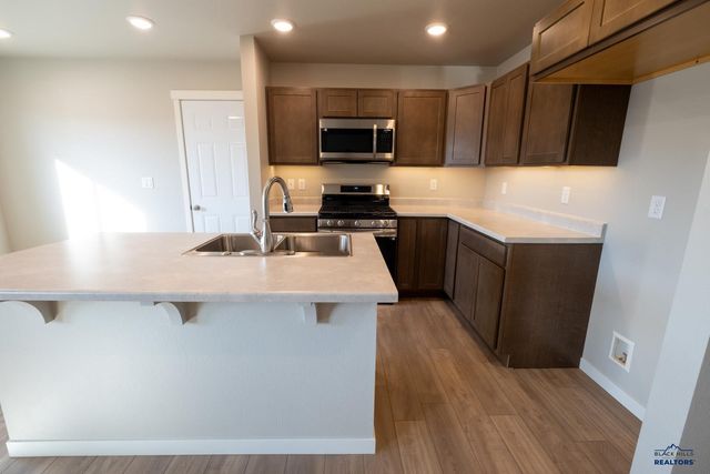 318 N VALLEY DR, Rapid City, SD 57703