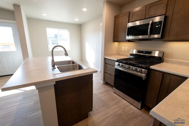 318 N VALLEY DR, Rapid City, SD 57703