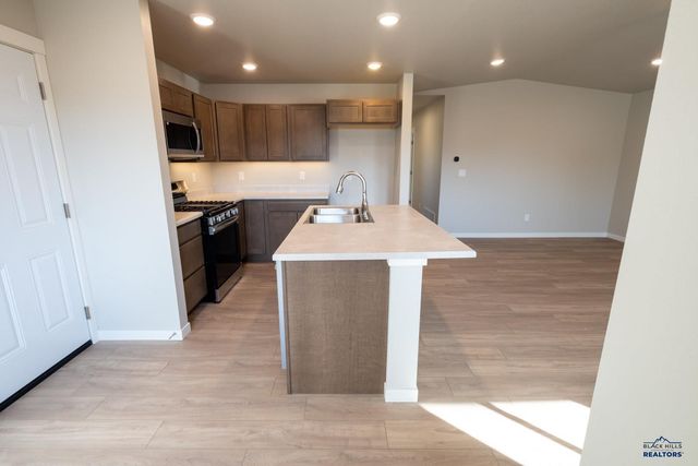 318 N VALLEY DR, Rapid City, SD 57703