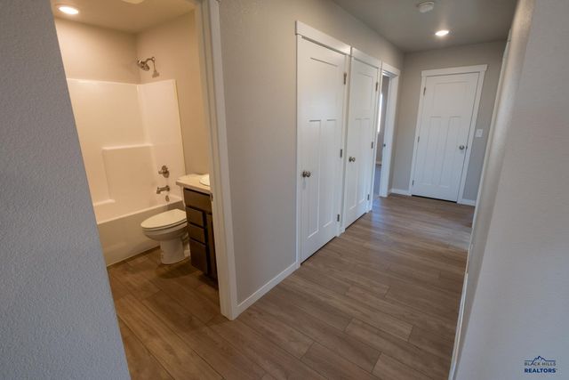 318 N VALLEY DR, Rapid City, SD 57703