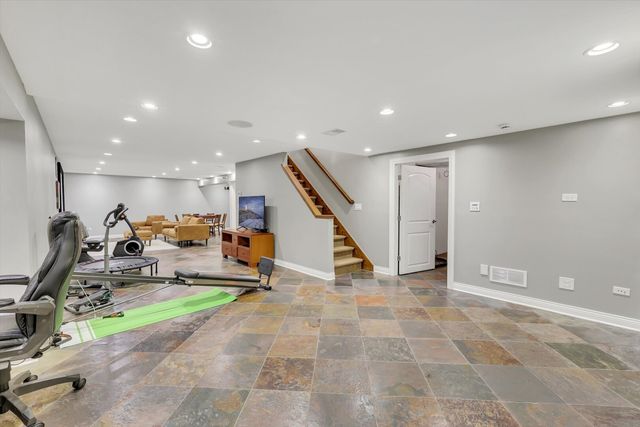 7 Sorrel Court, Lemont, IL 60439