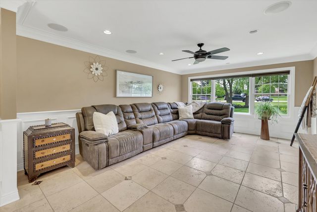 7 Sorrel Court, Lemont, IL 60439