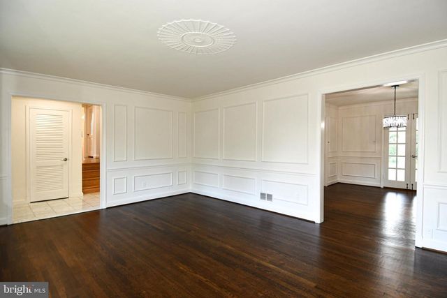 7109 RADNOR RD, Bethesda, MD 20817