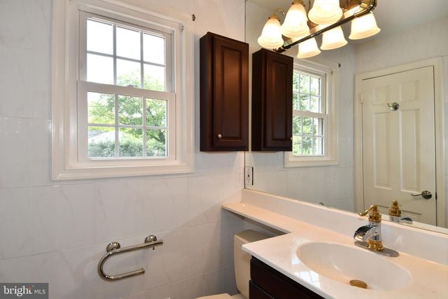 7109 RADNOR RD, Bethesda, MD 20817