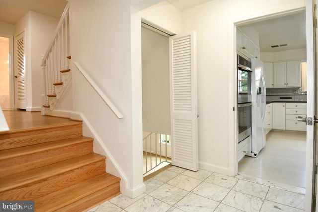 7109 RADNOR RD, Bethesda, MD 20817