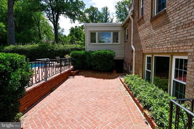 7109 RADNOR RD, Bethesda, MD 20817