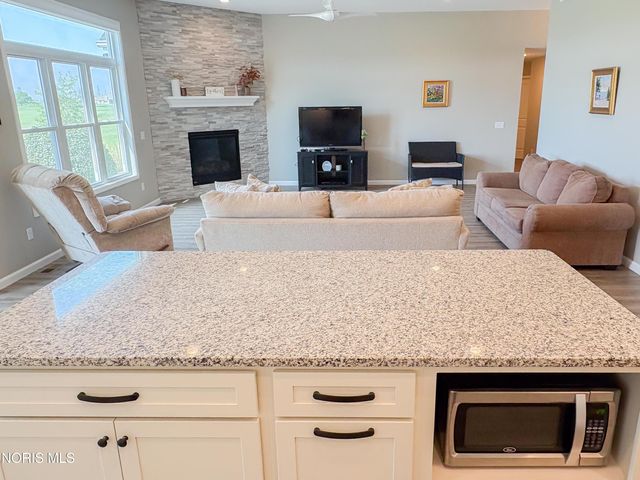 5572 Eagles Landing Drive, Oregon, OH 43616