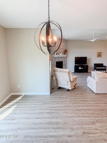 5572 Eagles Landing Drive, Oregon, OH 43616