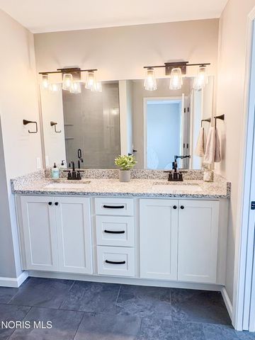 5572 Eagles Landing Drive, Oregon, OH 43616